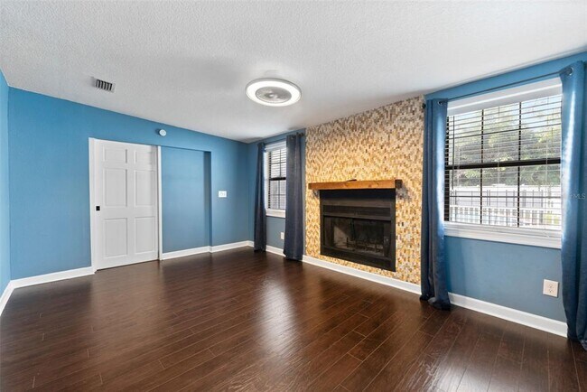 Building Photo - 4008 W Swann Ave