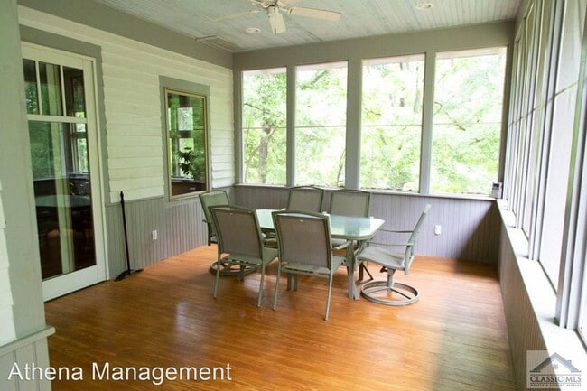 Building Photo - 3 br, 2 bath House - 210 HILLSIDE STREET