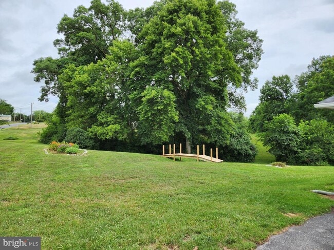 Building Photo - 12426 Legore Rd
