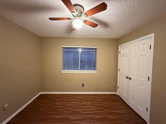 Building Photo - 7012 Bernadine St