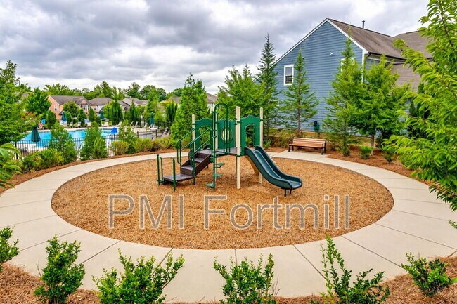Building Photo - 1080 Crescent Moon Dr