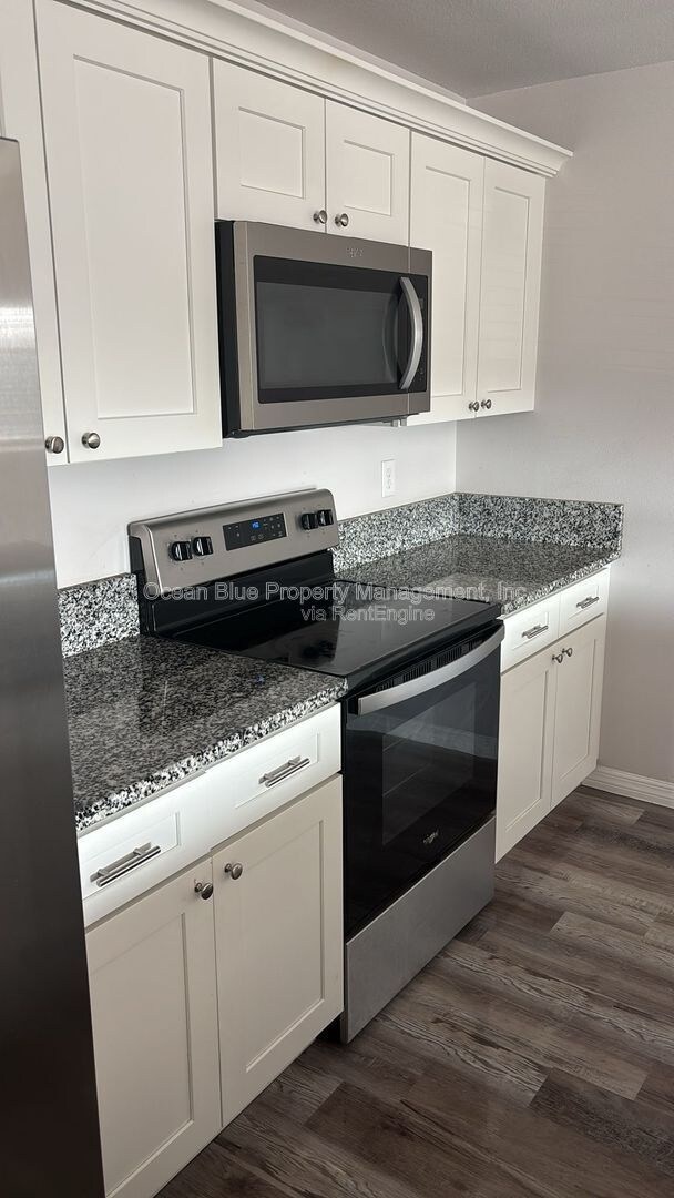 Interior Photo - Royal Palms Apartments