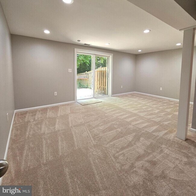 Building Photo - 6430 Shannon Station Ct