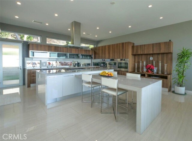 Building Photo - 1356 Vía Romero