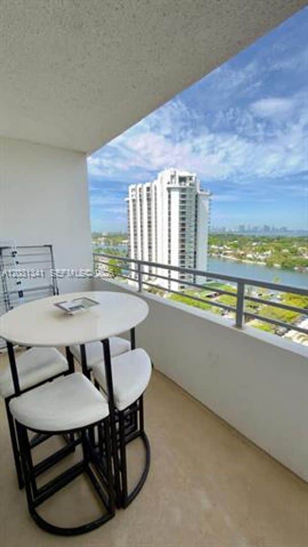 Building Photo - 5555 Collins Ave