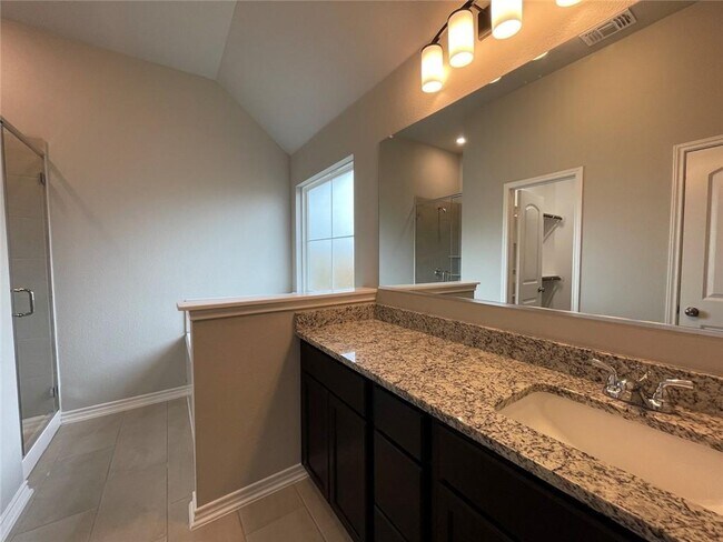 Building Photo - 806 Hollyhock Dr
