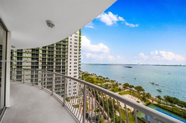 Building Photo - 1750 N Bayshore Dr