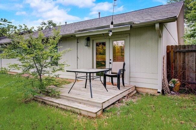 Building Photo - 4405 Button Bend Cir