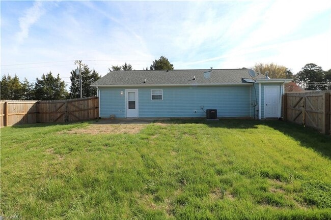 Building Photo - 2502 Bethabara Rd