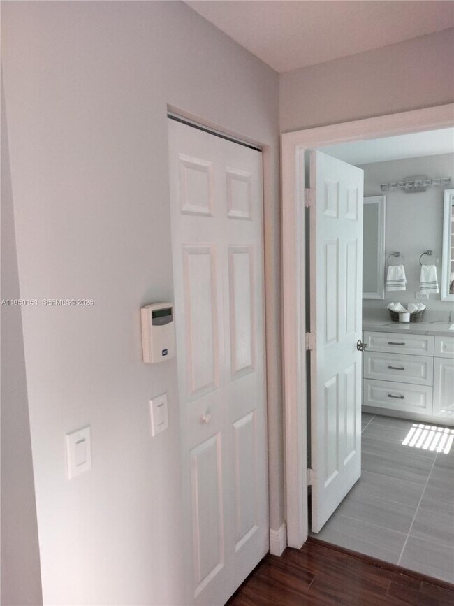 Building Photo - 1249 Allamanda Way