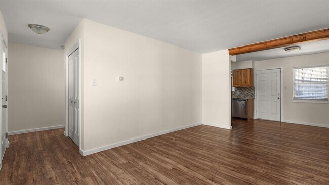 Building Photo - 1618 Chippeway Ln