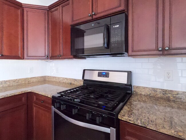 Building Photo - 213 16th St NW