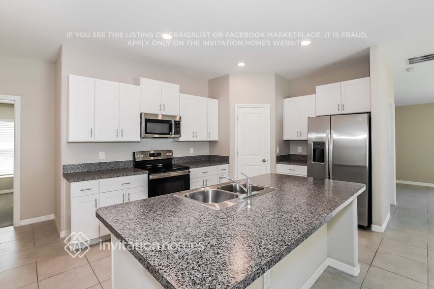 Building Photo - 1545 Blue Rose Dr