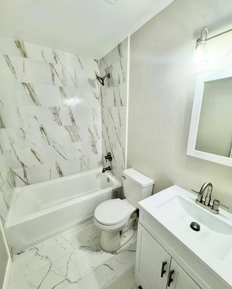 Building Photo - 4327 Ericson Dr