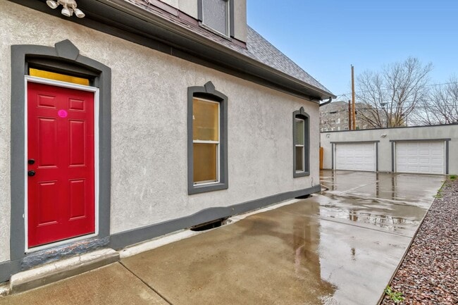 Building Photo - Updated Historic 5BR Near Downtown Denver & Light Rail! June Move-in Special!