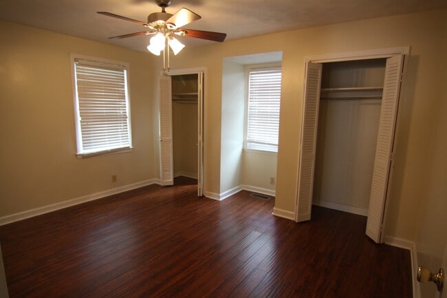 Building Photo - 3 Bedroom Home For Rent Near Downtown Clar...