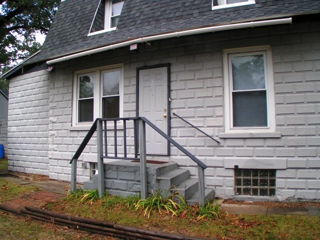 Building Photo - 2233 Buchanan Ave SW