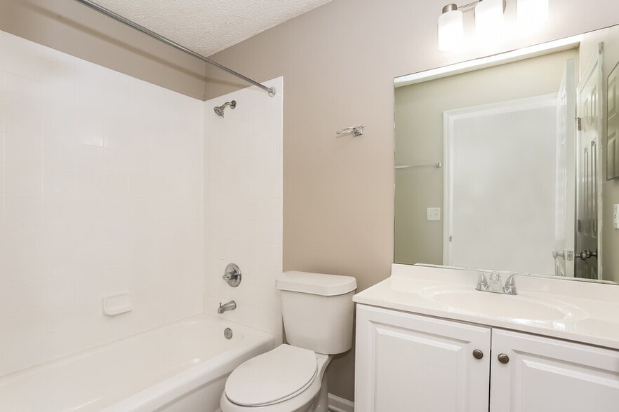 Building Photo - 3476 Shelley Dr