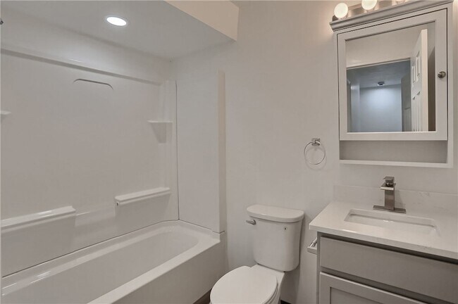 Building Photo - 153 Kathleen Dr