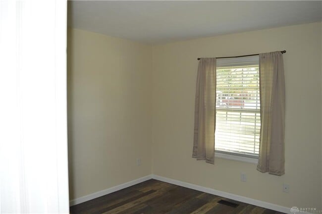 Building Photo - 8496 Woodgrove Dr