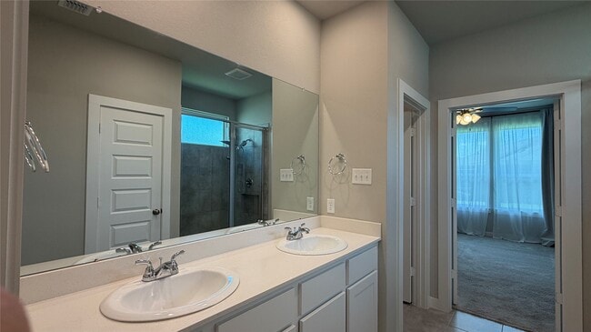 Building Photo - 7215 Clearwater Cv Dr