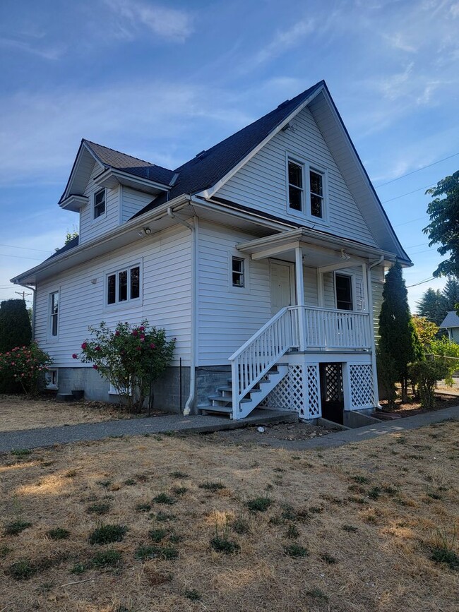 Building Photo - Charming Craftsman In Lincoln District