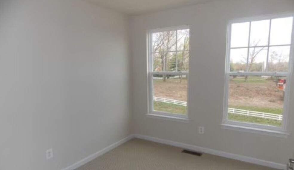 Building Photo - 44041 Eastgate View Dr