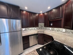 Building Photo - Stonegate Apartments