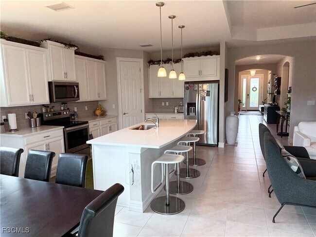 Building Photo - 16542 Crescent Beach Way