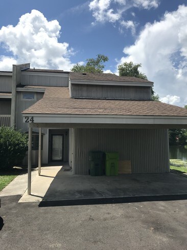 Building Photo - 24 Royalgate Dr