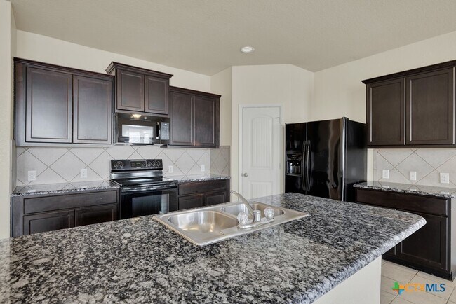 Building Photo - 1355 Fall Cover St