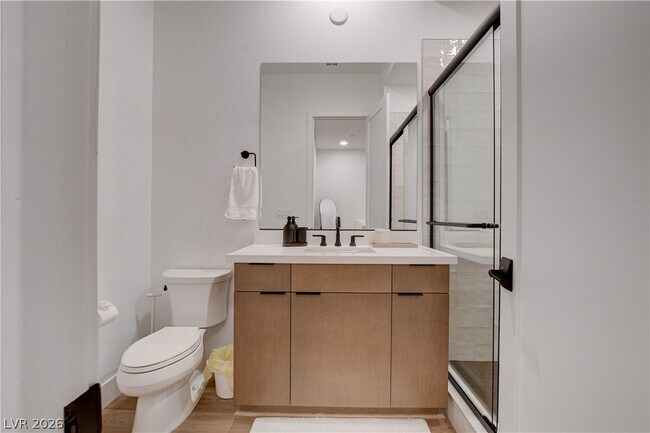 Building Photo - 779 Willits St