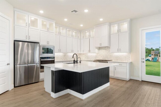 Building Photo - 504 Tomichi Trl