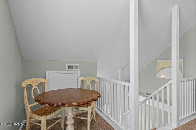 Building Photo - 125 Pelican Dr