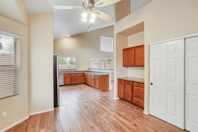 Building Photo - Beautiful Chandler home with pool!