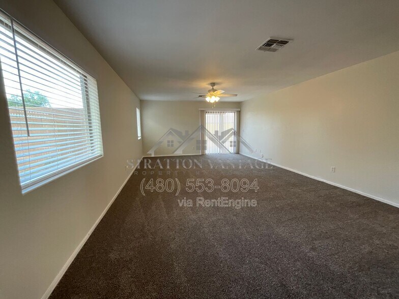 Building Photo - 25654 W Satellite Ln