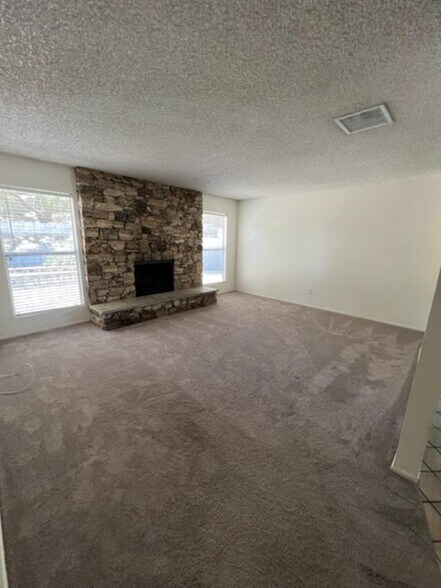 Building Photo - 37932 Mountain Shadow Ln