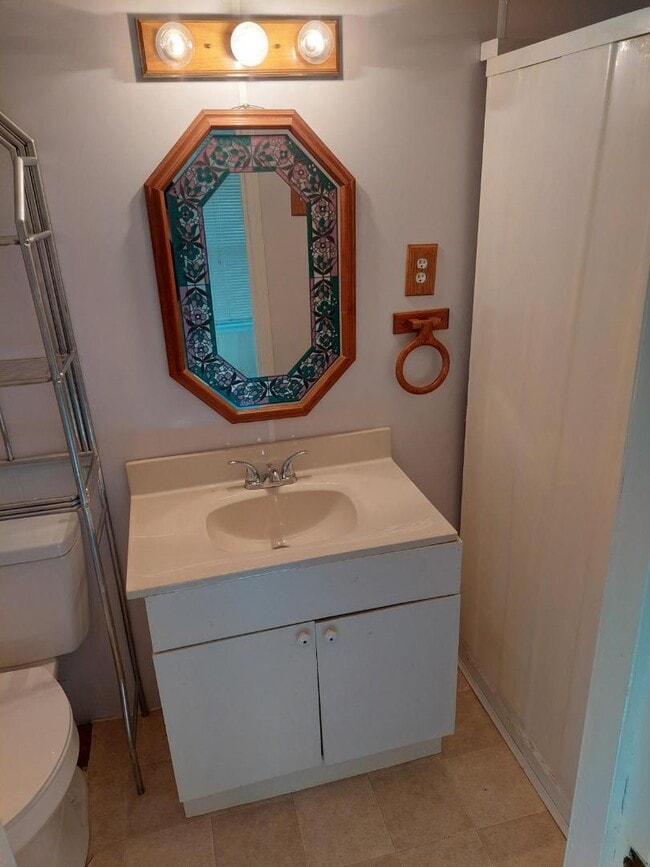 Building Photo - 201 S Lowry St