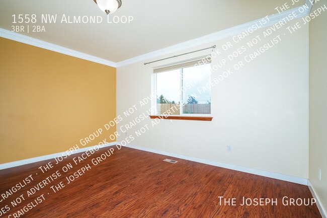 Building Photo - 1558 NW Almond Loop