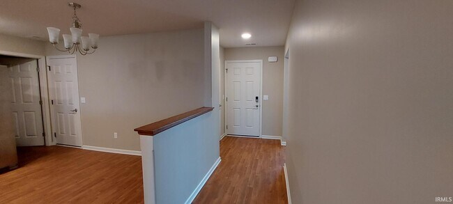 Building Photo - 13575 Crescent Ridge Dr
