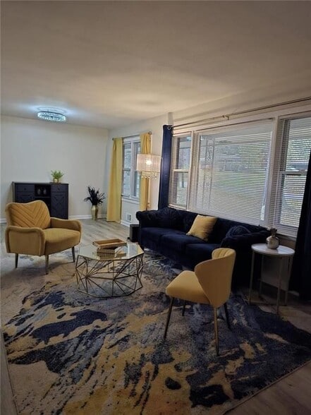 Building Photo - 6702 Songwood Dr