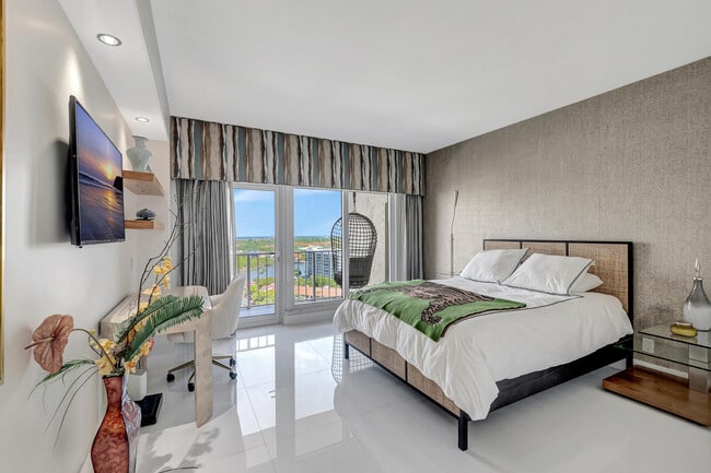 Building Photo - 4301 N Ocean Blvd