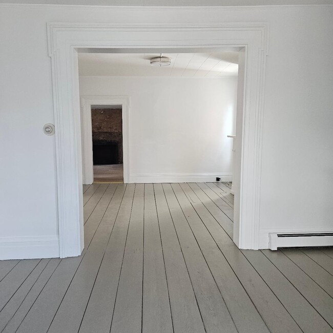 Building Photo - 29 Delano St