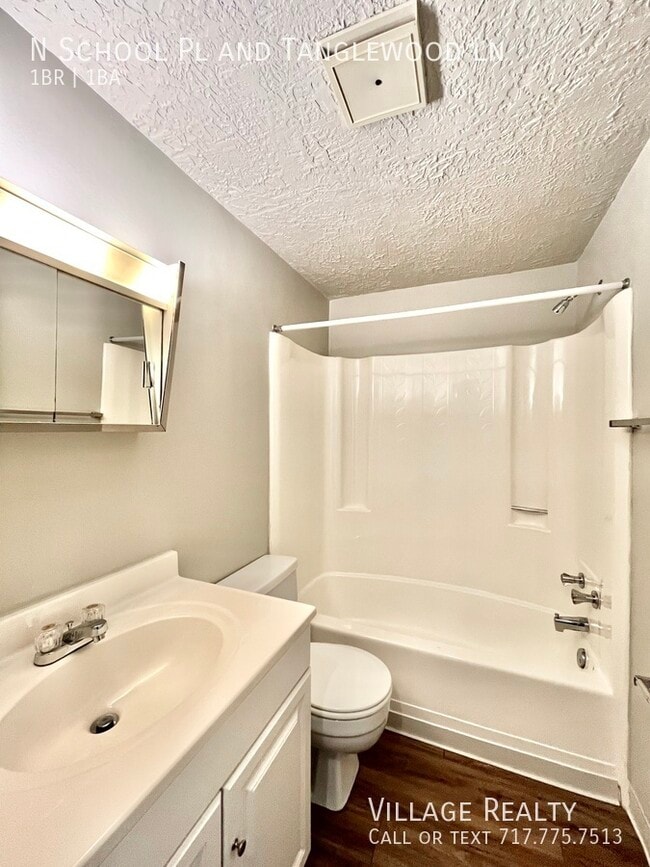 Building Photo - Few steps! Available NOW! Roomy 1-Bed with...