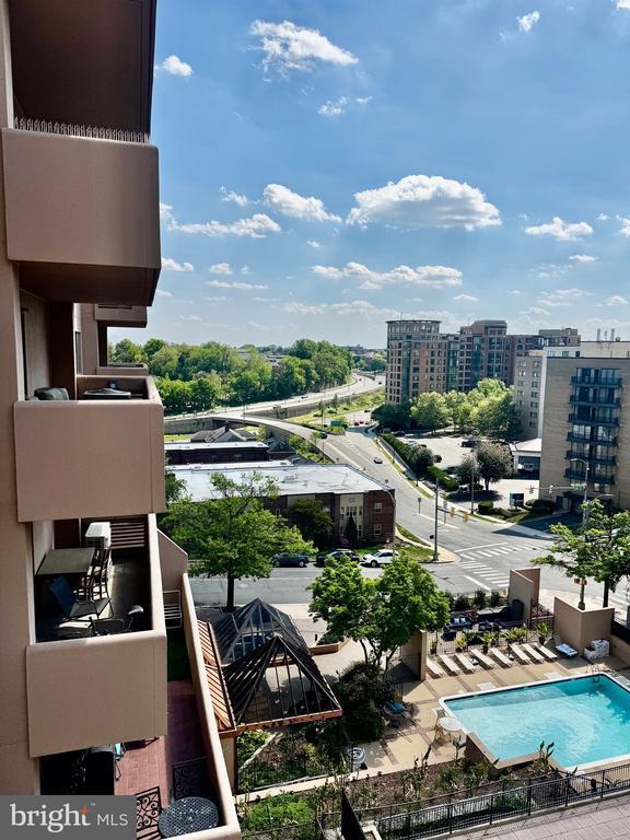 Building Photo - 1301 N Courthouse Rd