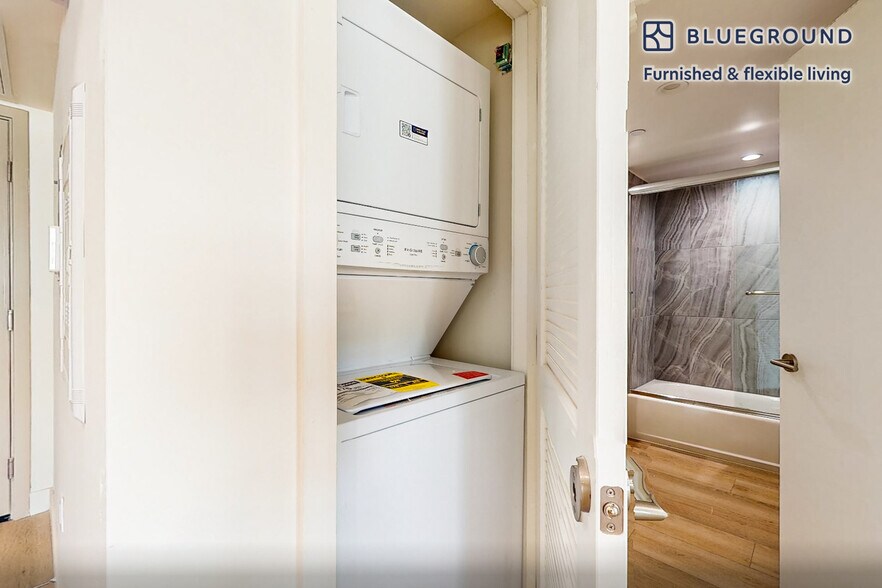 Building Photo - 1600 Venice Blvd.