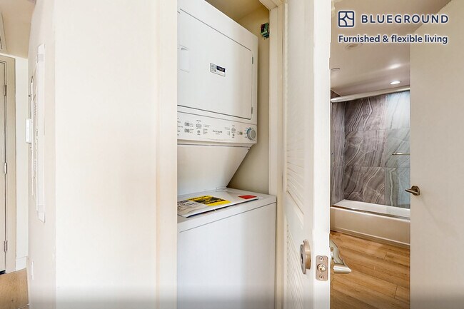 Building Photo - 1600 Venice Blvd.