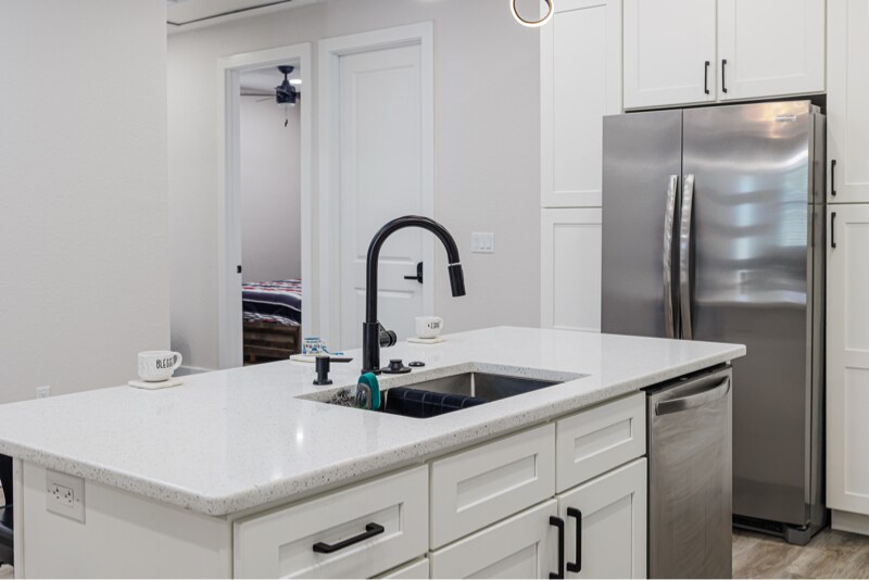 Building Photo - 550 Battle Ave