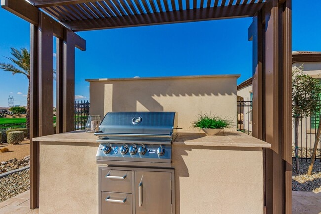 Building Photo - Luxury Rental in Queen Creek - Try Before You Buy