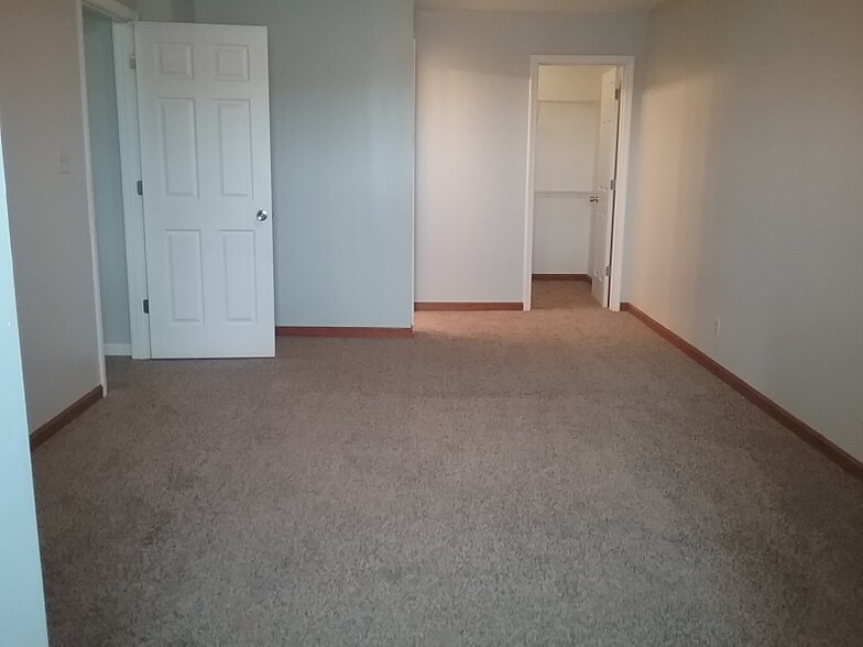 Master Bedroom - 12620 Kenai Dr